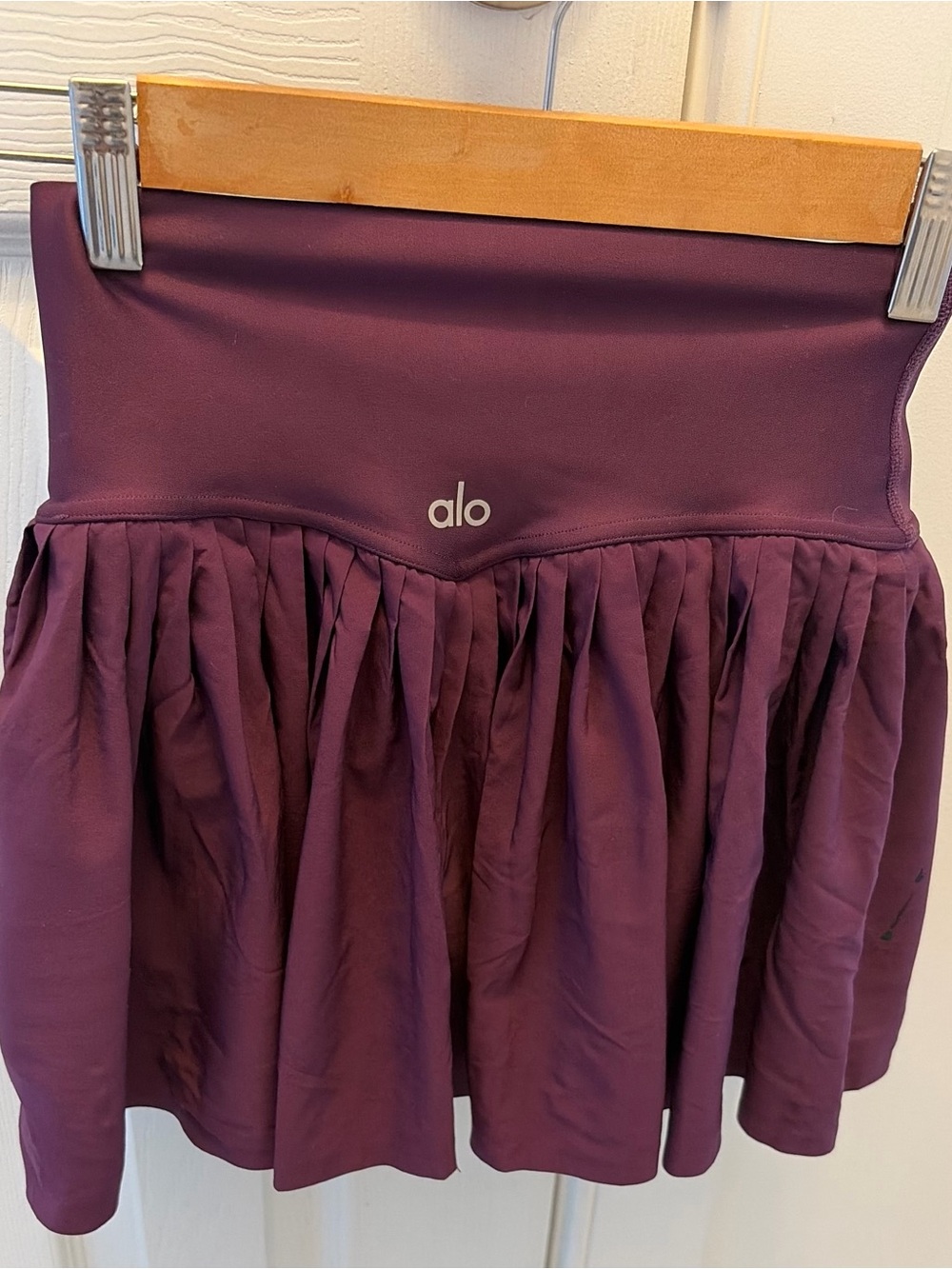ALO Yoga Women's Pleated Skater Skirt - Plum